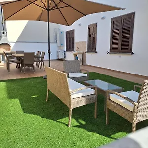 https://dd-house.it-tuscanyhotel.com