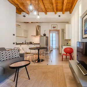 https://crocetta-moderno-bilocale.it-lombardy.com